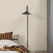 ferm LIVING Arum Swivel Tall seinävalaisin, musta, pistotulppa