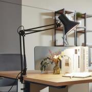 Lindby LED-puristinvalaisin Undra, musta, metalli, säädettävä