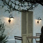 Ulkoseinävalaisin Berlo, musta