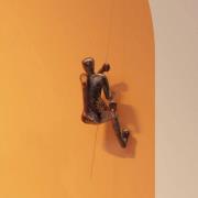 KARE seinäesine Climber Rope, polyresiini, korkeus 51 cm, ruskea