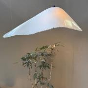 Karman Moby Dick riippuvalaisin, pituus 83 cm, lasikuitu, ulkona