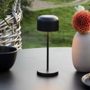 LED-akkukäyttöinen pöytälamppu Lille, korkeus 20 cm, musta, IP54, USB