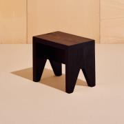 HAY Manolito-jakkara, musta mäntypuuta, 30 x 20 x 25 cm