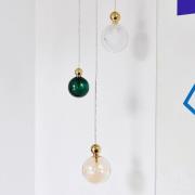 EBB & FLOW Uva M riippuvalo pallo kulta efeuvihreä