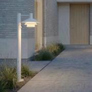 Lucande LED-pylväsvalaisin Montaro, 100 cm, valkoinen, liiketunnistin