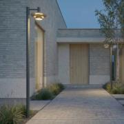 Lucande LED-ulkovalaisin Montaro, antrasiitti, 220 cm, IP54