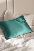 StaycationTyynyliina Great silkkiäVihreäKoristetyynyt & tyynynpäällise...