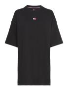 Tjw Badge Tee Dress Lyhyt Mekko Black Tommy Jeans