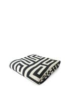 Knitted Throw 160X130Cm Home Textiles Cushions & Blankets Blankets & T...